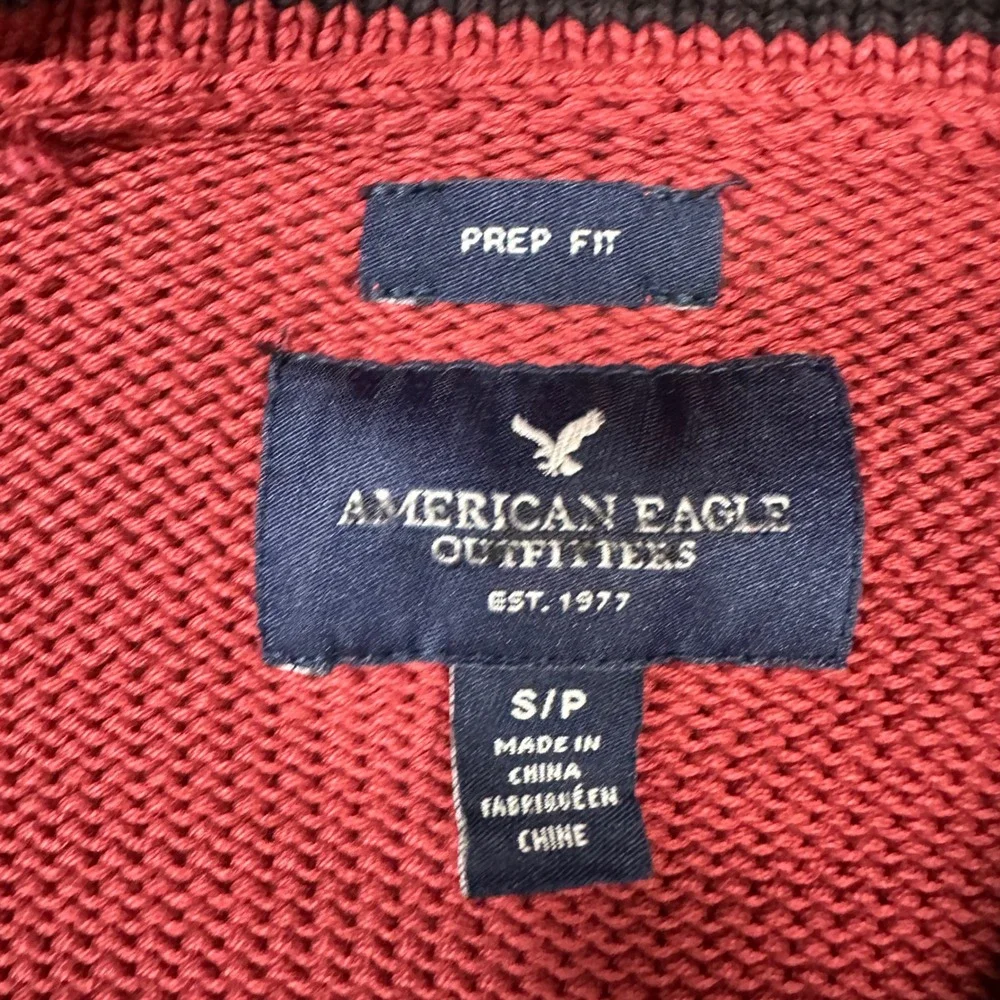 American Eagle Outfitters Men's Red Shawl Collar Cardigan Sweater Prep Fit Small